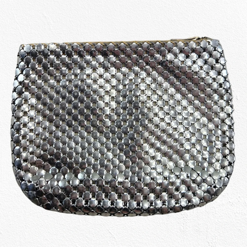 Vintage 60s Silver Metal Mesh Coin Purse Zipper Pouch Disco Clutch Cosmetic Bag